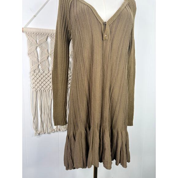 Free People Ribs and Ruffles Tunic Top Size Medium Olive Green Henley Peplum - Picture 6 of 11